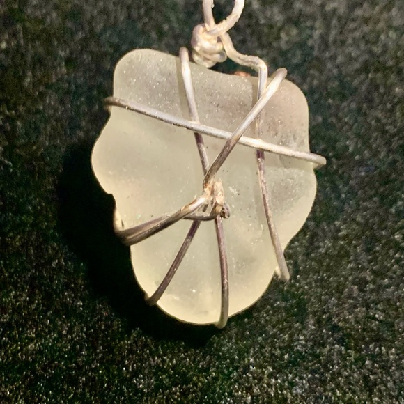 Beautiful Seaglass pendant from Cape Breton Island - Picture 4 of 4